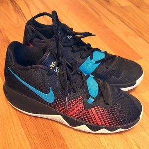 Nike Kyrie Size 6 US
